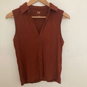 GAP Women's Button Down Sleeveless Top - Rust